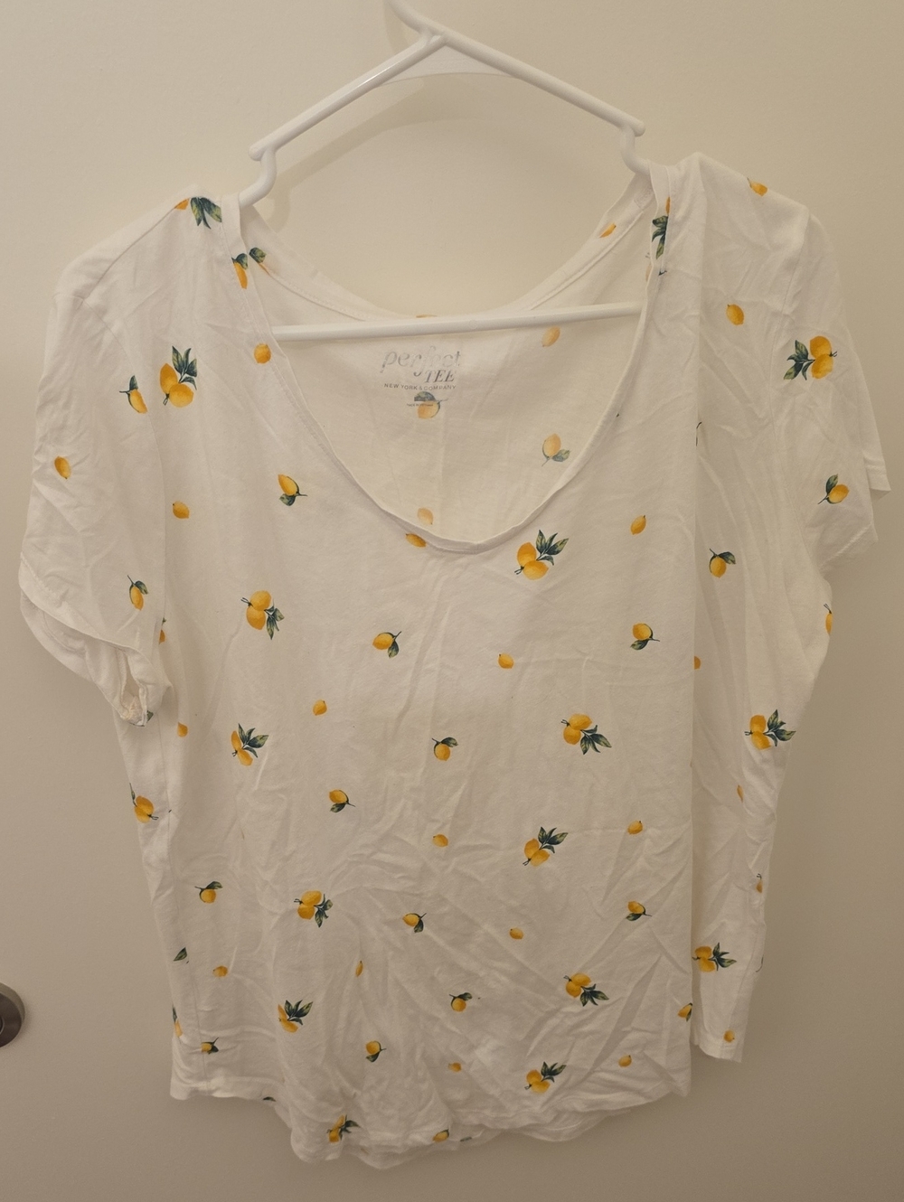 New York & Company White Tee with Yellow Lemon Print